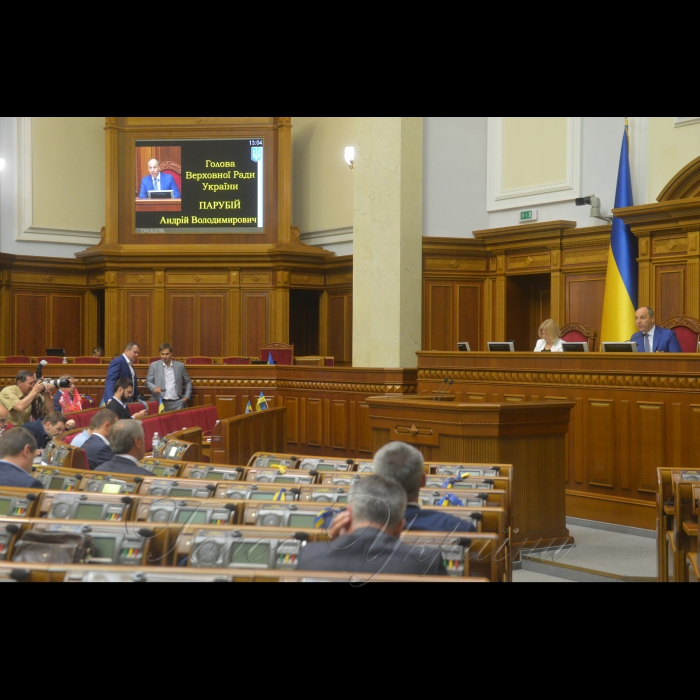 14 липня 2017 пленарне засідання Верховної Ради України
«Година запитань до Уряду».
Голова Верховної Ради України Андрій Парубій виступив із заключним словом на закритті шостої сесії. Голова Верховної Ради України Андрій Парубій оголосив закритою шосту сесію.