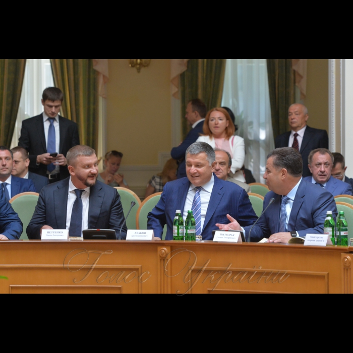 18 липня 2017 Прем’єр-міністр України Володимир Гройсман відкрив урочисте засідання Кабінету Міністрів, присвячене 100-річчю Уряду України. В заході беруть участь керівники урядів України, діючі члени Кабінету Міністрів. Біля Клубу Кабінету Міністрів України відкрито виставку присвячену 100-річчю Уряду України.
Петренко, Аваков, Полторак.