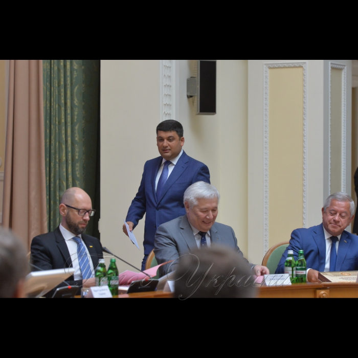 18 липня 2017 Прем’єр-міністр України Володимир Гройсман відкрив урочисте засідання Кабінету Міністрів, присвячене 100-річчю Уряду України. В заході беруть участь керівники урядів України, діючі члени Кабінету Міністрів. Біля Клубу Кабінету Міністрів України відкрито виставку присвячену 100-річчю Уряду України.