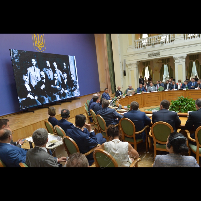 18 липня 2017 Прем’єр-міністр України Володимир Гройсман відкрив урочисте засідання Кабінету Міністрів, присвячене 100-річчю Уряду України. В заході беруть участь керівники урядів України, діючі члени Кабінету Міністрів. Біля Клубу Кабінету Міністрів України відкрито виставку присвячену 100-річчю Уряду України.