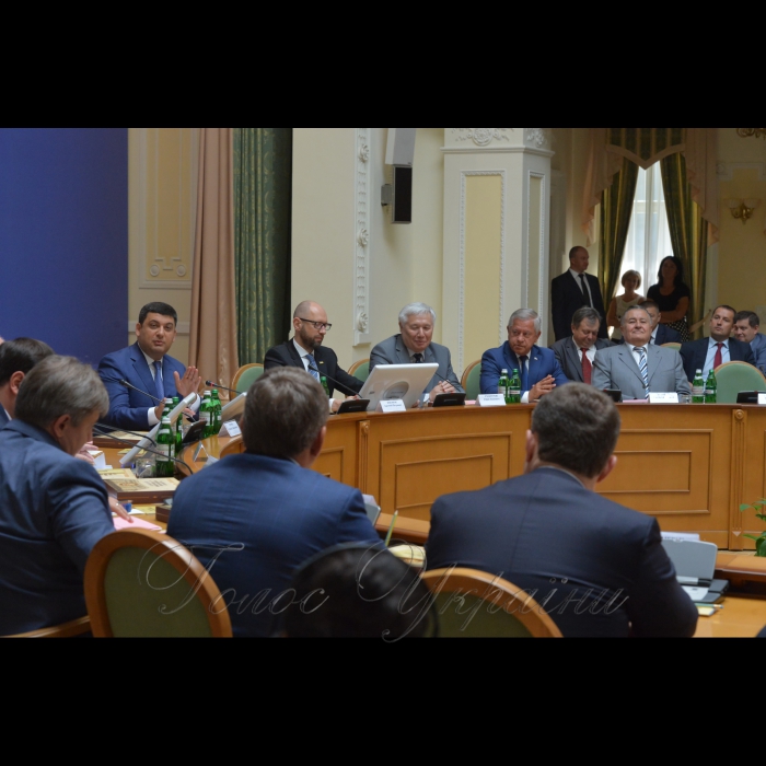 18 липня 2017 Прем’єр-міністр України Володимир Гройсман відкрив урочисте засідання Кабінету Міністрів, присвячене 100-річчю Уряду України. В заході беруть участь керівники урядів України, діючі члени Кабінету Міністрів. Біля Клубу Кабінету Міністрів України відкрито виставку присвячену 100-річчю Уряду України.