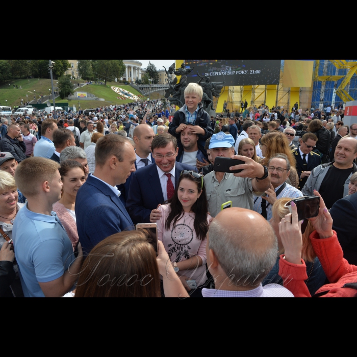 24 серпня 2017 військовий парад у Києві до Дня Незалежності.
Президент Петро Порошенко присвоїв звання Герой України з удостоєнням ордена 