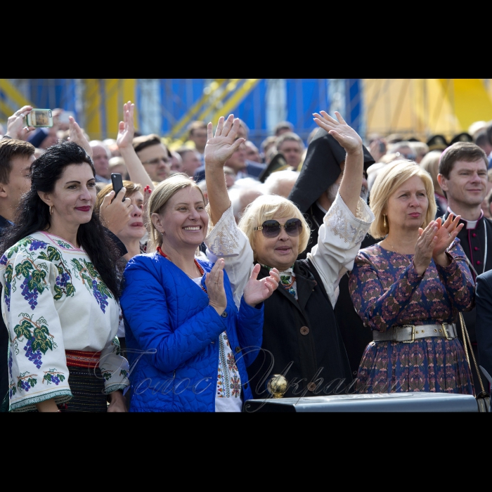24 серпня 2017 Голова Верховної Ради України Андрій Парубій взяв участь в урочистях з нагоди Святкування 26-ї річниці Незалежності України.
У рамках Святкування 26-ї річниці Незалежності України відбулась Молитва за Україну у Софіївському Соборі - Національному заповіднику 