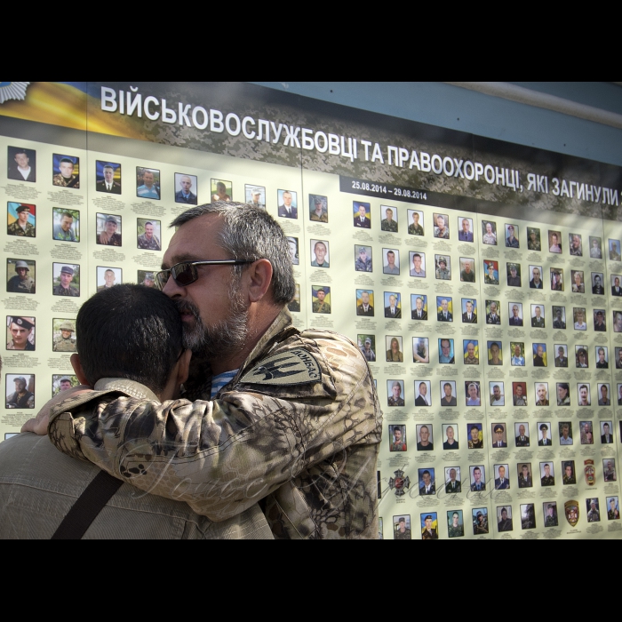 29 серпня 2017 День Пам’яті за загиблими Героями в Іловайській трагедії біля Михайлівського собору. Третя річниця наймасштабнішої трагедії в історії сучасної України - Іловайського котла, об’єднає всіх учасників Іловайського братерства.