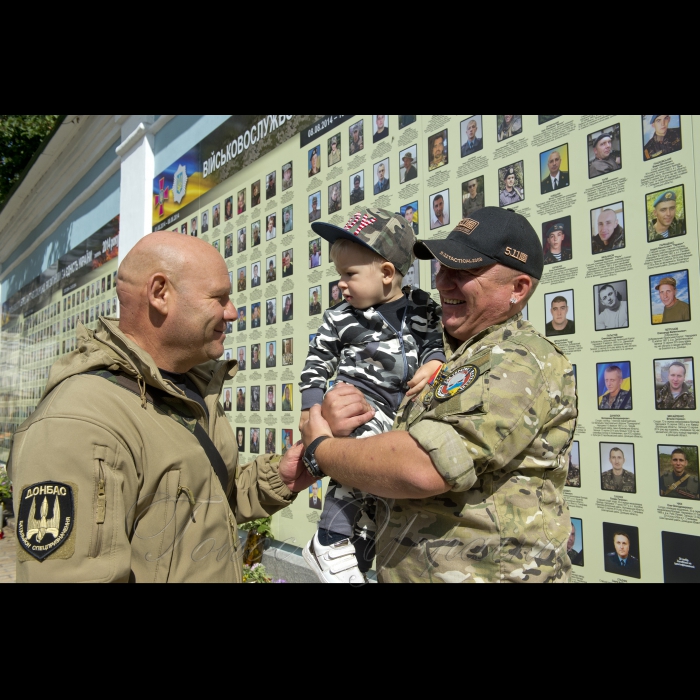 29 серпня 2017 День Пам’яті за загиблими Героями в Іловайській трагедії біля Михайлівського собору. Третя річниця наймасштабнішої трагедії в історії сучасної України - Іловайського котла, об’єднає всіх учасників Іловайського братерства.