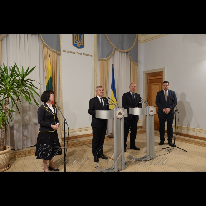 31 серпня 2017 зустріч Голови Верховної Ради України Андрія Парубія з Головою Сеймаса Литовської Республіки Вікторасом Пранцкєтісом, підхід Голови Верховної Ради України А.В.Парубія і Голови Сеймаса Литовської Республіки В.Пранцкєтіса до преси, огляд сесійної зали Верховної Ради України.