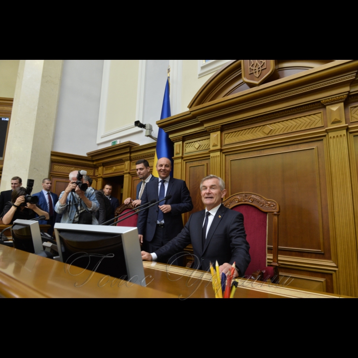 31 серпня 2017 зустріч Голови Верховної Ради України Андрія Парубія з Головою Сеймаса Литовської Республіки Вікторасом Пранцкєтісом, підхід Голови Верховної Ради України А.В.Парубія і Голови Сеймаса Литовської Республіки В.Пранцкєтіса до преси, огляд сесійної зали Верховної Ради України.