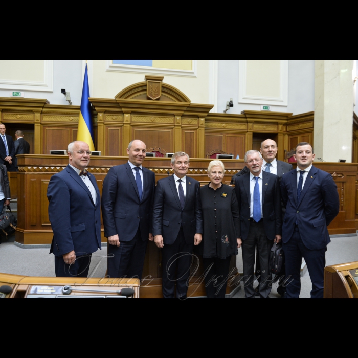 31 серпня 2017 зустріч Голови Верховної Ради України Андрія Парубія з Головою Сеймаса Литовської Республіки Вікторасом Пранцкєтісом, підхід Голови Верховної Ради України А.В.Парубія і Голови Сеймаса Литовської Республіки В.Пранцкєтіса до преси, огляд сесійної зали Верховної Ради України.
