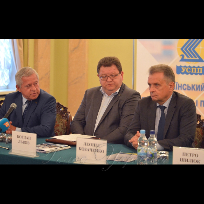 1 вересня 2017 засідання Правління УСПП та урочисте зібрання з нагоди Дня підприємця. Участь у заході взяли провідні підприємці та лідери громадських об'єднань України, представники центральних та місцевих органів державної влади, дипломатичного корпусу, національних та міжнародних організацій-партнерів УСПП.
Анатолій Кінах президент УСПП, Богдан Львов голова вищого господарського суду, Леонід Козаченко народний депутат України.