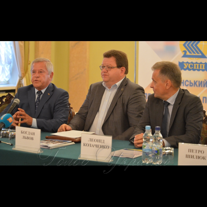 1 вересня 2017 засідання Правління УСПП та урочисте зібрання з нагоди Дня підприємця. Участь у заході взяли провідні підприємці та лідери громадських об'єднань України, представники центральних та місцевих органів державної влади, дипломатичного корпусу, національних та міжнародних організацій-партнерів УСПП.
Анатолій Кінах президент УСПП, Богдан Львов голова вищого господарського суду, Леонід Козаченко народний депутат України.