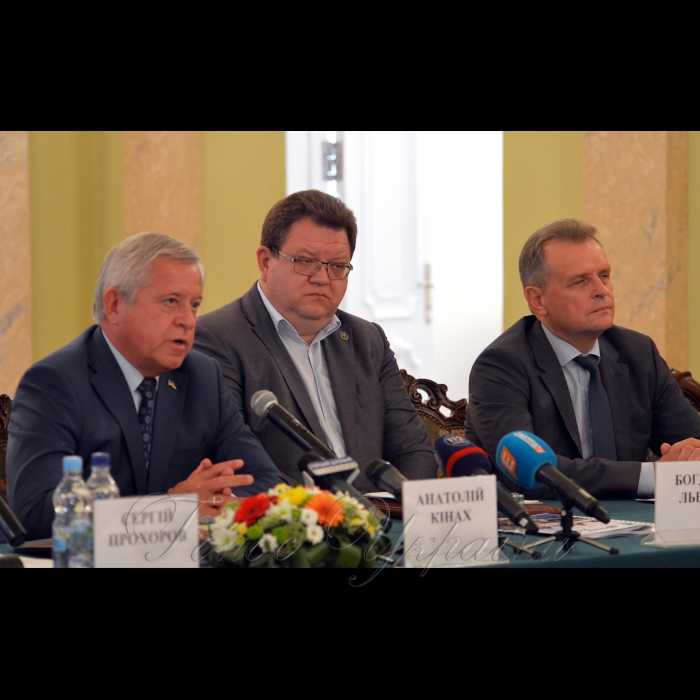 1 вересня 2017 засідання Правління УСПП та урочисте зібрання з нагоди Дня підприємця. Участь у заході взяли провідні підприємці та лідери громадських об'єднань України, представники центральних та місцевих органів державної влади, дипломатичного корпусу, національних та міжнародних організацій-партнерів УСПП.
Анатолій Кінах президент УСПП, Богдан Львов голова вищого господарського суду, Леонід Козаченко народний депутат України.