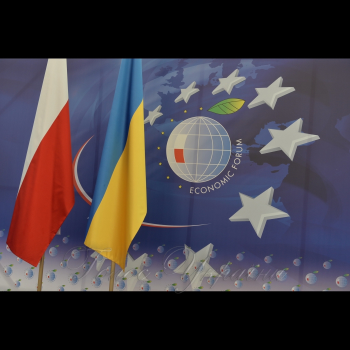 6 вересня 2017 робочій візит Голови ВР України Андрія Парубія до Республіки Польша для участі у Конференції «Європа Карпат» в рамках ХХVII міжнародного економічного форуму.
Зустріч Голови ВР України Андрія Парубія з Маршалком Сейму Республіки Польша Марком Кухцінським.