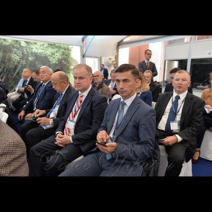 6 вересня 2017 робочій візит Голови ВР України Андрія Парубія до Республіки Польша для участі у Конференції «Європа Карпат» в рамках ХХVII міжнародного економічного форуму.
Зустріч Голови ВР України Андрія Парубія з Маршалком Сейму Республіки Польша Марком Кухцінським.