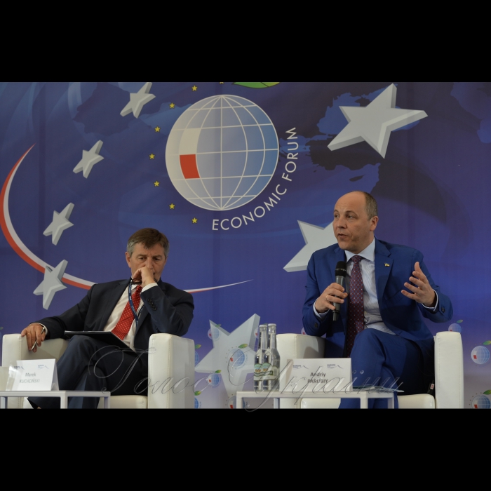 6 вересня 2017 робочій візит Голови ВР України Андрія Парубія до Республіки Польша для участі у Конференції «Європа Карпат» в рамках ХХVII міжнародного економічного форуму.
Зустріч Голови ВР України Андрія Парубія з Маршалком Сейму Республіки Польша Марком Кухцінським.