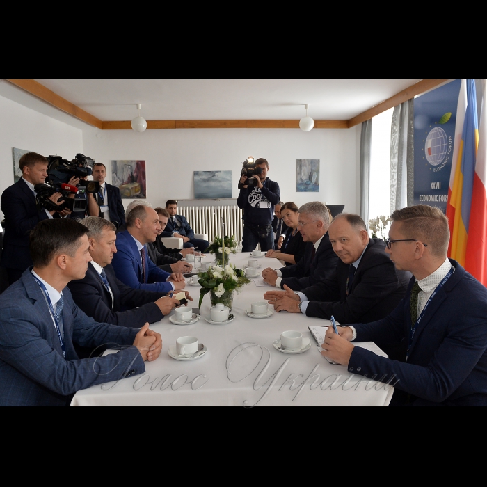 6 вересня 2017 робочій візит Голови ВР України Андрія Парубія до Республіки Польща для участі у Конференції -Європа Карпат- у рамках ХХVII міжнародного економічного форуму.
Зустріч Голови ВР України Андрія Парубія з Маршалком Сенату Республіки Польша Станіславом Карчевським.