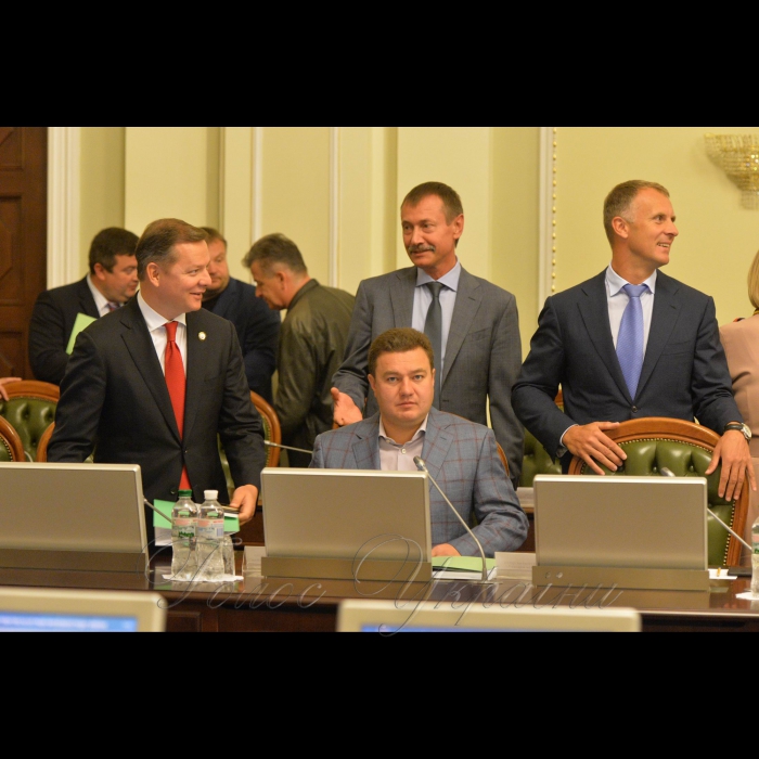 18 вересня 2017 поджувальна Рада ВР України.
Олег Ляшко, Михайло Папієв, Ярослав Москаленко, сидить Віктор Бондар.
