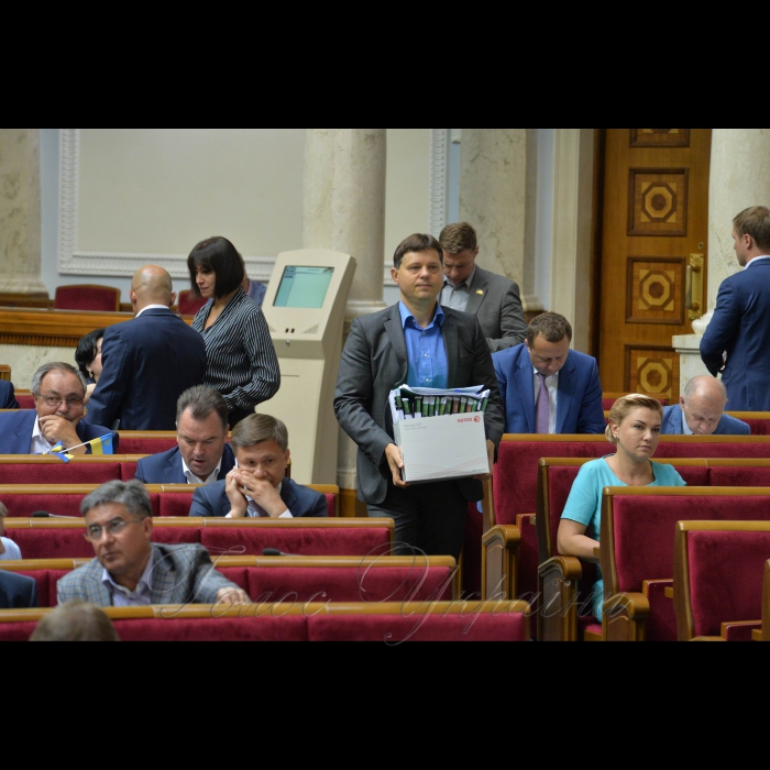 19 вересня 2017 засідання Верховної Ради України.
Руслан Князевич БПП.