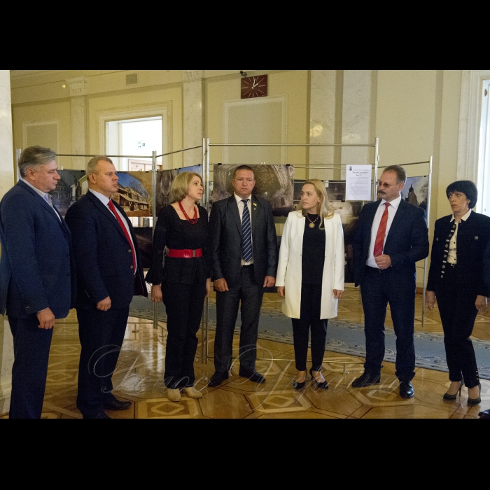 19 вересня 2017 у кулуарах Верховної Ради України, До 70-й річниці операції «Вісла» відкрито фотоекспозицію «По обидва боки Бугу».
У відкриті виставки взяла участь ініціатор її проведення у Верховній Раді, народний депутат України Оксана Юринець.