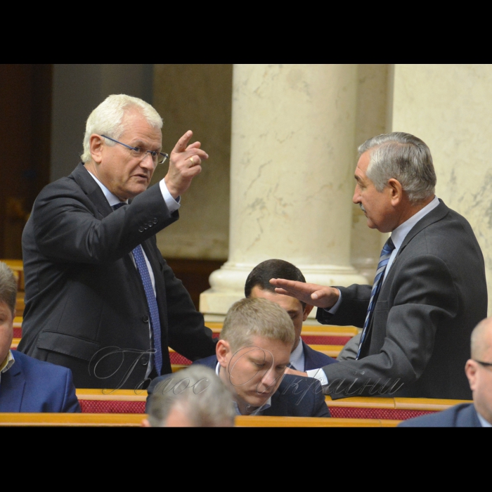 21 вересня 2017 засідання ВР.
Олександр Співаковський БПП, Олександр Марченко позафр.