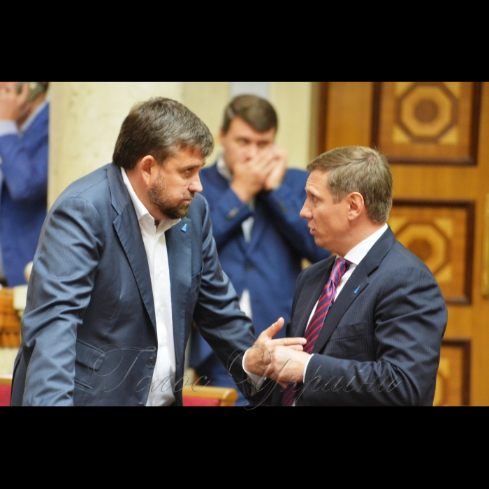 21 вересня 2017 засідання ВР.
Олег Недава БПП, Сергій Шахов Воля.