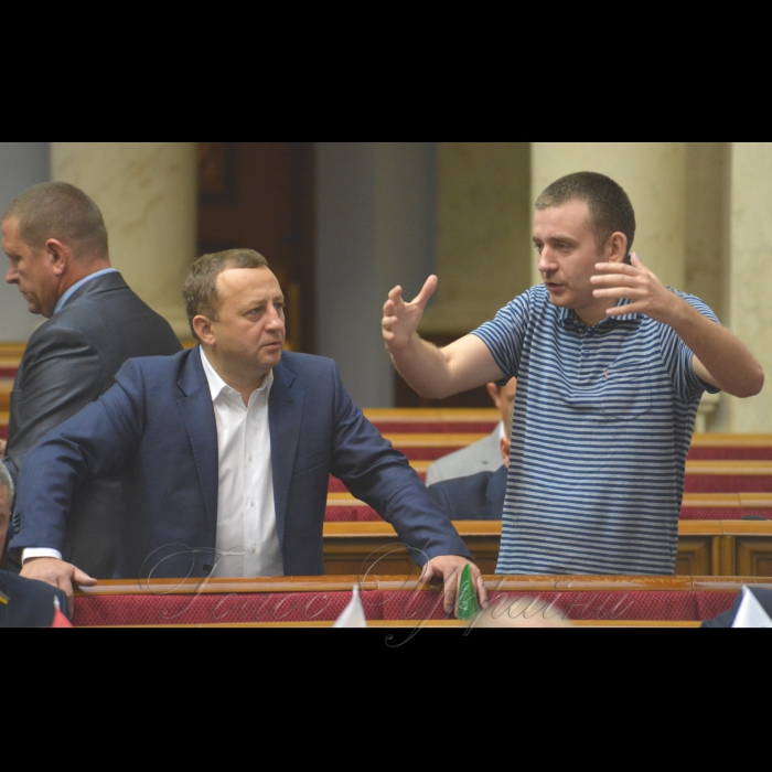 22 вересня 2017 засідання ВР.
Василь Яницький БПП, Артем Вітко позафр.