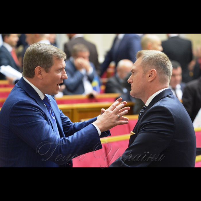 4 жовтня 2017 засідання ВР.
Сергій Шахов Воля, Євген Рибчинський позафр.