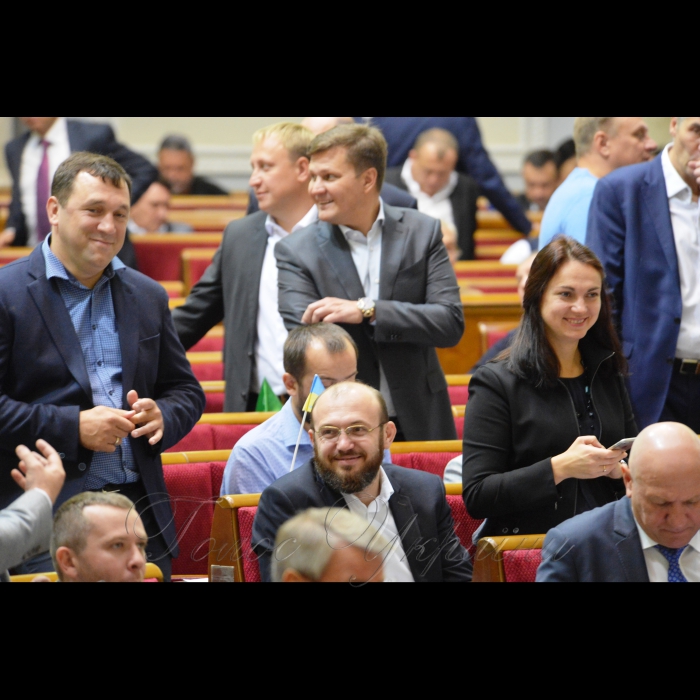 4 жовтня 2017 засідання ВР. Віктор Кривенко позафр., Остап Єднак, Ганна Гопко.