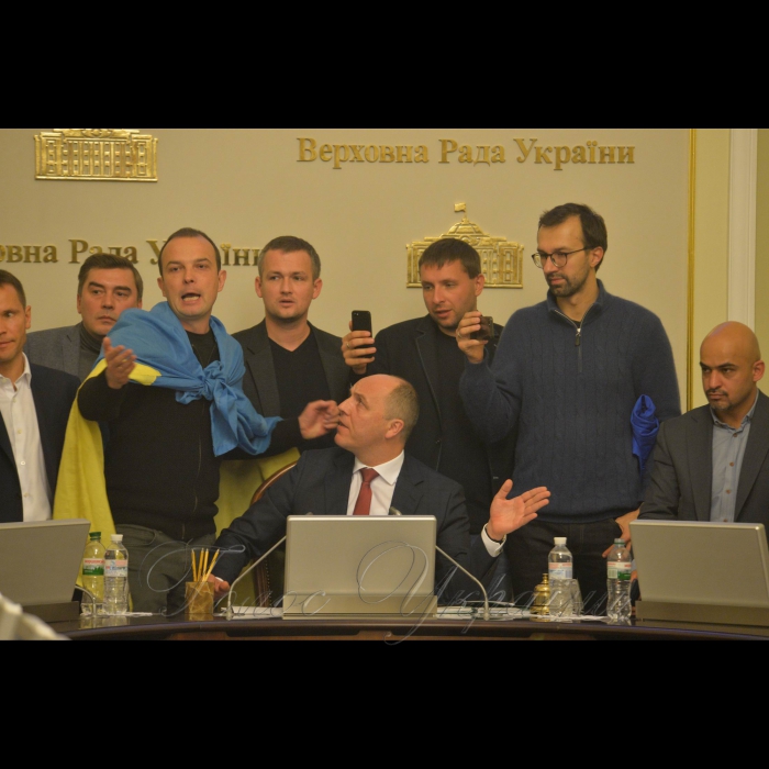 Погоджувальна рада Верховної Ради України
 Добродомов, Соболєв Є., Парубій, Парасюк, Лещенко , Найєм