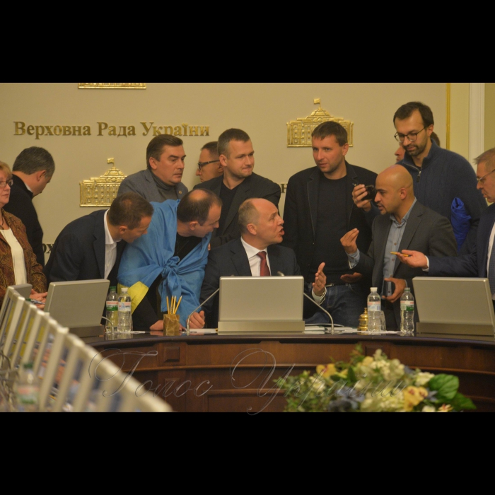 Погоджувальна рада Верховної Ради України
Дерев'янко, Добродомов, Соболєв Є., Парубій, Парасюк, Лещенко , Найєм