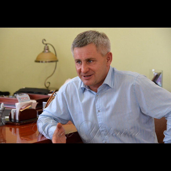 Смт. Романів, Житомирська обл. ТОВ « Вівад 09» з обробки деревини, виготовлення паркету. Директор ТОВ « Вівад 09» Ігор Ходак