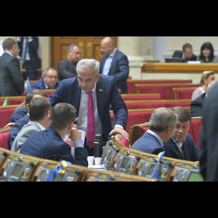 Пленарне засідання Верховної Ради України. Олег Мусій -позафрак