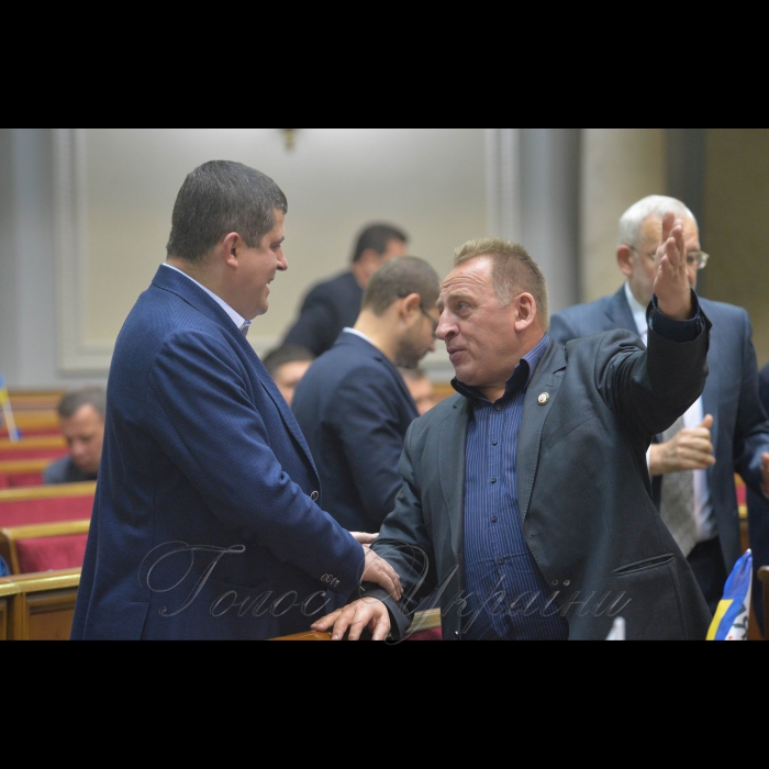 Пленарне засідання Верховної Ради України. Максим Бурбак –НФ, Василь Амельченко -РП