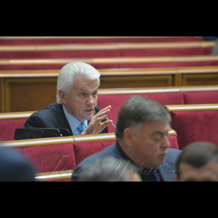 Пленарне засідання Верховної Ради України/ Верховна Рада схвалила медичну реформу. Прийнято Закон «Про державні фінансові гарантії медичного обслуговування населення». Володимир Литвин