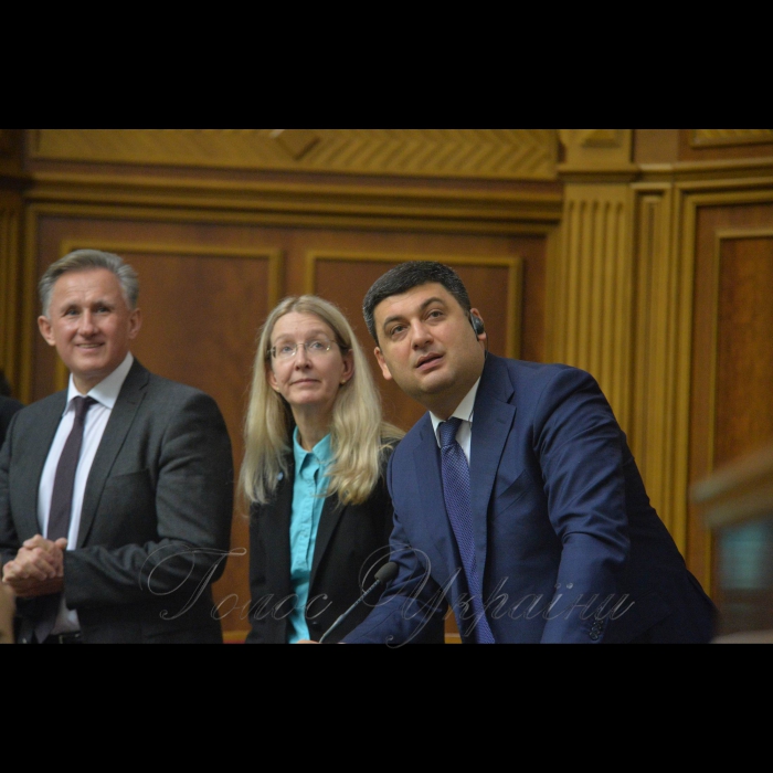 Пленарне засідання Верховної Ради України/ Верховна Рада схвалила медичну реформу. Прийнято Закон «Про державні фінансові гарантії медичного обслуговування населення». Виконувач обов'язків Міністра охорони здоров'я України Уляна Супрун, прем’єр Володимир Гройсман,