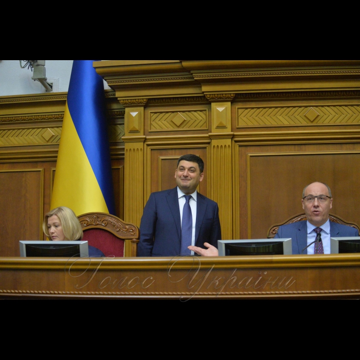 Пленарне засідання Верховної Ради України/ Верховна Рада схвалила медичну реформу. Прийнято Закон «Про державні фінансові гарантії медичного обслуговування населення». перший заступник Голови ВР Ірина Геращенко, прем’єр Володимир Гройсман, Виконувач обов'язків Міністра охорони здоров'я України Уляна Супрун, Голова ВР Андрій Парубій,