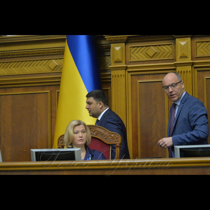 Пленарне засідання Верховної Ради України/ Верховна Рада схвалила медичну реформу. Прийнято Закон «Про державні фінансові гарантії медичного обслуговування населення». перший заступник Голови ВР Ірина Геращенко, прем’єр Володимир Гройсман, Виконувач обов'язків Міністра охорони здоров'я України Уляна Супрун, Голова ВР Андрій Парубій,