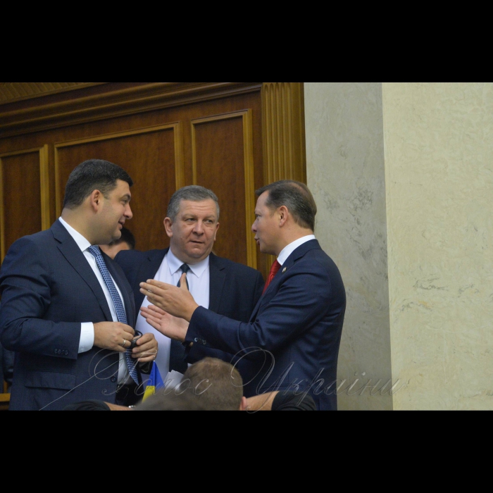 Пленарне засідання Верховної Ради України
А.Парубій повідомив, що у засіданні беруть участь члени Кабінету Міністрів на чолі з Прем’єр-міністром Володимиром Гройсманом. Прем’єр-міністр України Володимир Гройсман, Міністр соціальної політики України Рева Андрій, Олег Ляшко 
Розпочалася «година запитань до Уряду».
Він надав слово для виступу Міністру соціальної політики Андрію Реві, який доповів про хід реалізації Закону України «Про внесення змін до деяких законодавчих актів України щодо підвищення пенсій».
