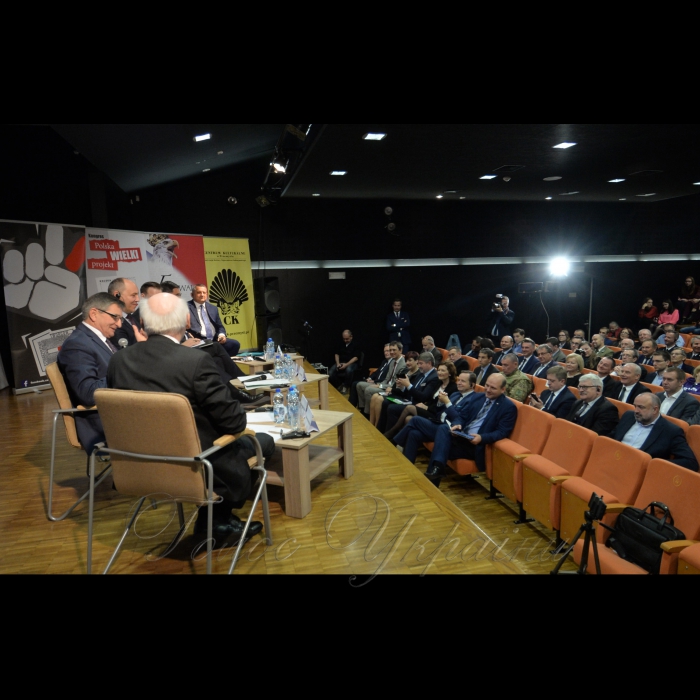 Робочий візит Голови Верховної Ради України Андрія Парубія до Республіки Польща. Участь Голови Верховної Ради України Андрія Парубія та Маршалка Сейму Республіки Польща Марка Кухцінського у Конференції на тему парламентського співробітництва в регіоні Центральної і Східної Європи
