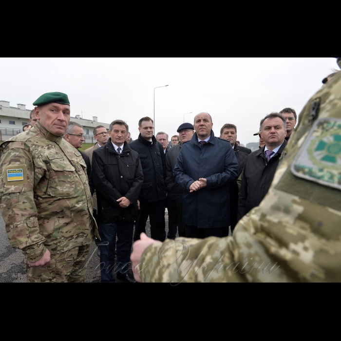 Робочий візит Голови Верховної Ради України Андрія Парубія до Республіки Польща. Пункт пропуску «Краківець-Корчова». Ознайомлення з інфраструктурою п/п та технологією здійснення прикордонно-митного контролю. Кухцінський