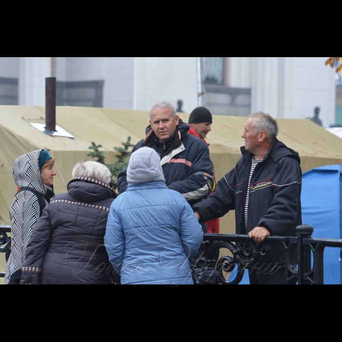 Мітингувальники біля Верховної Ради України. Продовжується акція 