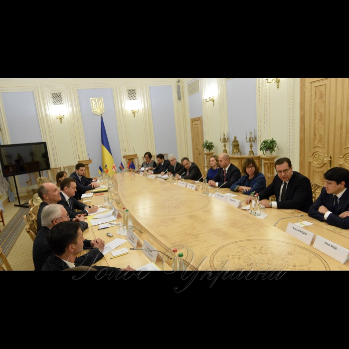 Голова Верховної Ради України Андрій Парубій зустрівся з членами Бюро Парламентської асамблеї ЄВРОНЕСТ. 
Учасники зустрічі обговорили питання щодо подальшої взаємодії країн Східної Європи, підтримки інститутів демократії, стабільності та безпеки в регіоні, а також плани розвитку співпраці. Ребекка ХАРМС -Співголова ПА 