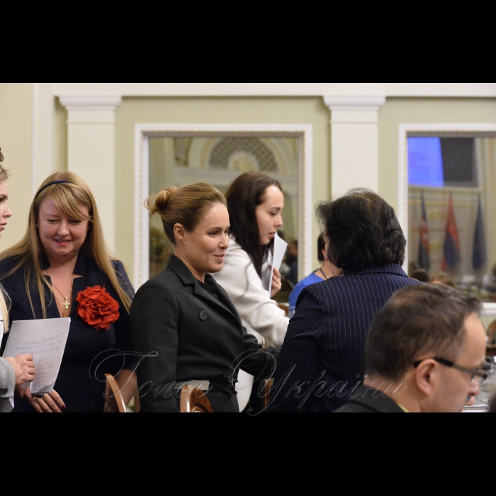 У рамках VI сесії ПА ЄВРОНЕСТ відбувся Жіночий Форум
Захід розпочався зі вступних промов координаторів Жіночого форуму ЄВРОНЕСТ депутата Європейського Парламенту Клер Муді та депутата національного парламенту Азербайджану Малахат Ібрагімгізі. 
Відбулася дискусія з керівником департаменту Східного партнерства Генерального директорату Єврокомісії (DG NEAR) Лоуренс Меридіт в рамках доповіді про гендерні перспективи в Загальному документі співробітників, який підготували HR/VP департаменти, а також Служба Єврокомісії щодо 20 показників до 2020 року. Наталія Королевська 
