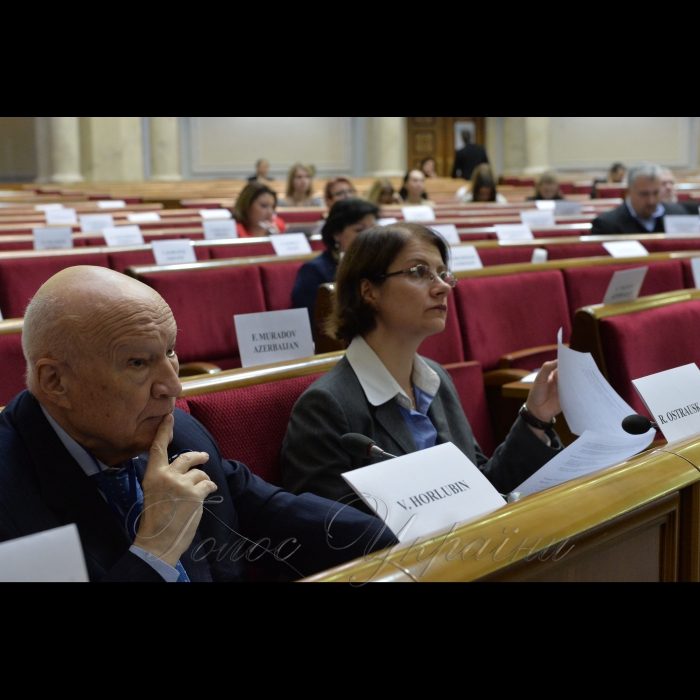У Верховній Раді проходить пленарне засідання VI сесії Парламентської асамблеї ЄВРОНЕСТ, присвячене питанням кібербезпеки. Володимир Горбулін директор Національного інституту стратегічних досліджень