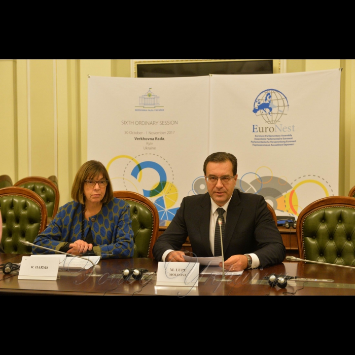 У Верховній Раді України триває  робота VI сесії Парламентської асамблеї ЄС – Східні сусіди (ПА ЄВРОНЕСТ). Прес-конференція Ребекки Хармс та Мар’яна Лупу