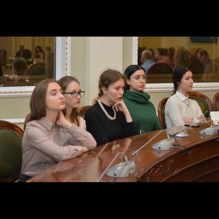 Всеукраїнський круглий стіл «Право на освіту дітей з особливими освітніми потребами: проблеми законодавчого регулювання». ВГОІ «Інститут реабілітації та соціальних технологій», Центр проблем імплементації європейського соціального права, Київського національного університету імені Тараса Шевченка, Всеукраїнська громадська організація «Жінки за зміни». 
