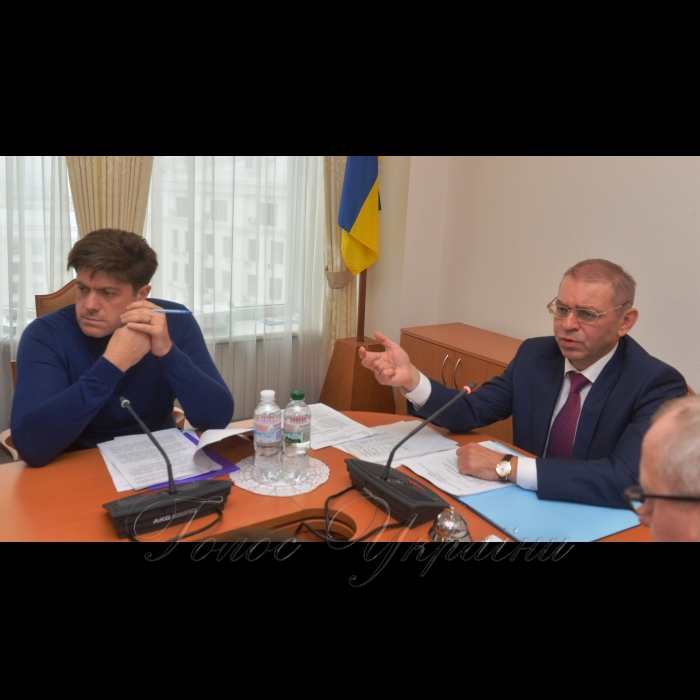 Комітетські слухання на тему: «Реформування військово-промислового комплексу України: проблеми та шляхи вирішення». секретар Комітету Верховної Ради України з питань національної безпеки і оборони Іван Вінник, Голова Комітету Верховної Ради України з питань національної безпеки і оборони Сергій Пашинський