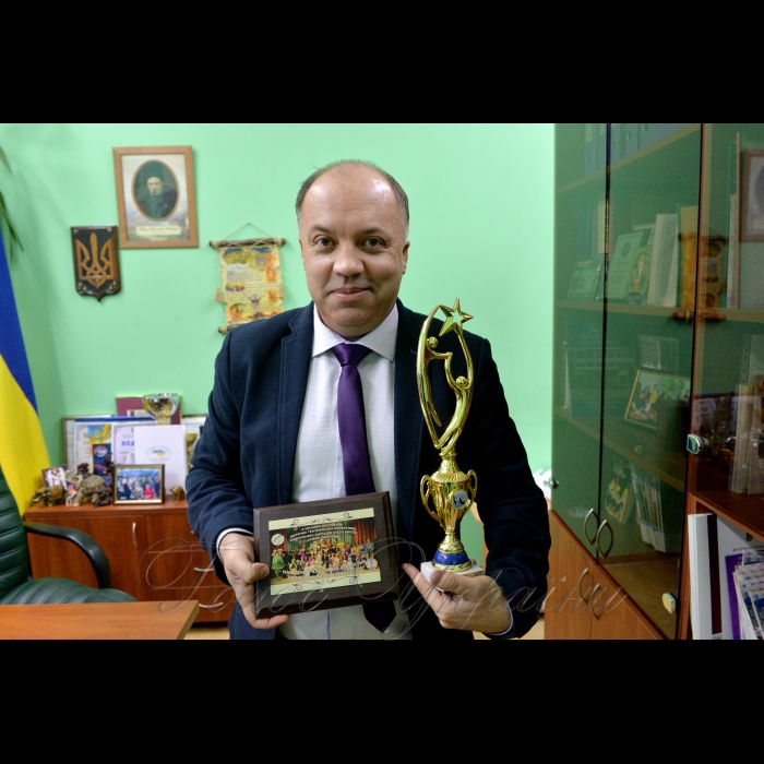 Школа №23 міста Києва. Директор Олександр Ігнатов