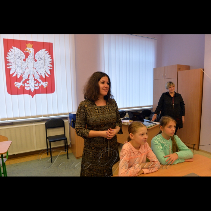 Школа №23 міста Києва. Педагог –волонтер Рената Шенявська,  вчителька української і польської мови Ліна Ляпіна