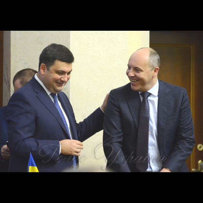 Пленарне засідання Верховної Ради України. Відбулася «година запитань до Уряду». Прем'єр-міністр України Володимир Гройсман, Голова ВР Андрій Парубій