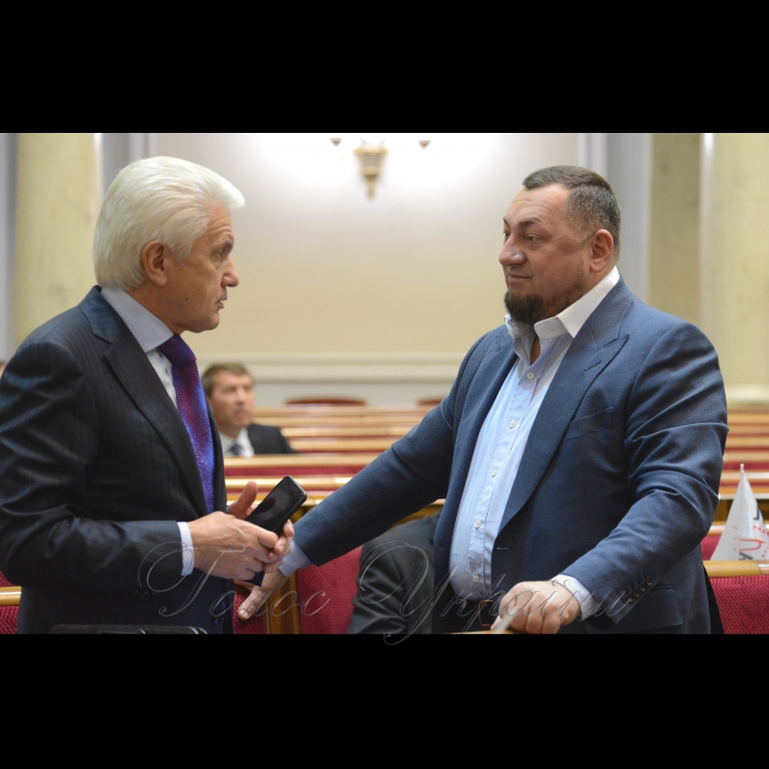 Пленарне засідання Верховної Ради України. Відбулася «година запитань до Уряду». Володимир Литвин позафр. Олександр Герега БП